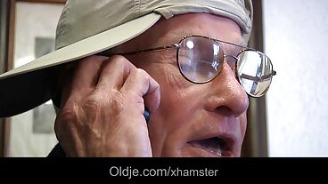 Handjob sex με τον καυλιάρη Kit Mercer και τη Lacy Lennon πορνο σεχ χχχ από την Team Skeet