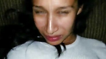 Milf βίντεο με τη σαγηνευτική Little Eliss από το βιντεο σεχ πορνο Hunt4k